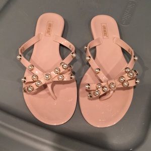 Pearl flip flops